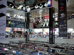 Sim Lim Square (D7), Shop House #437374361